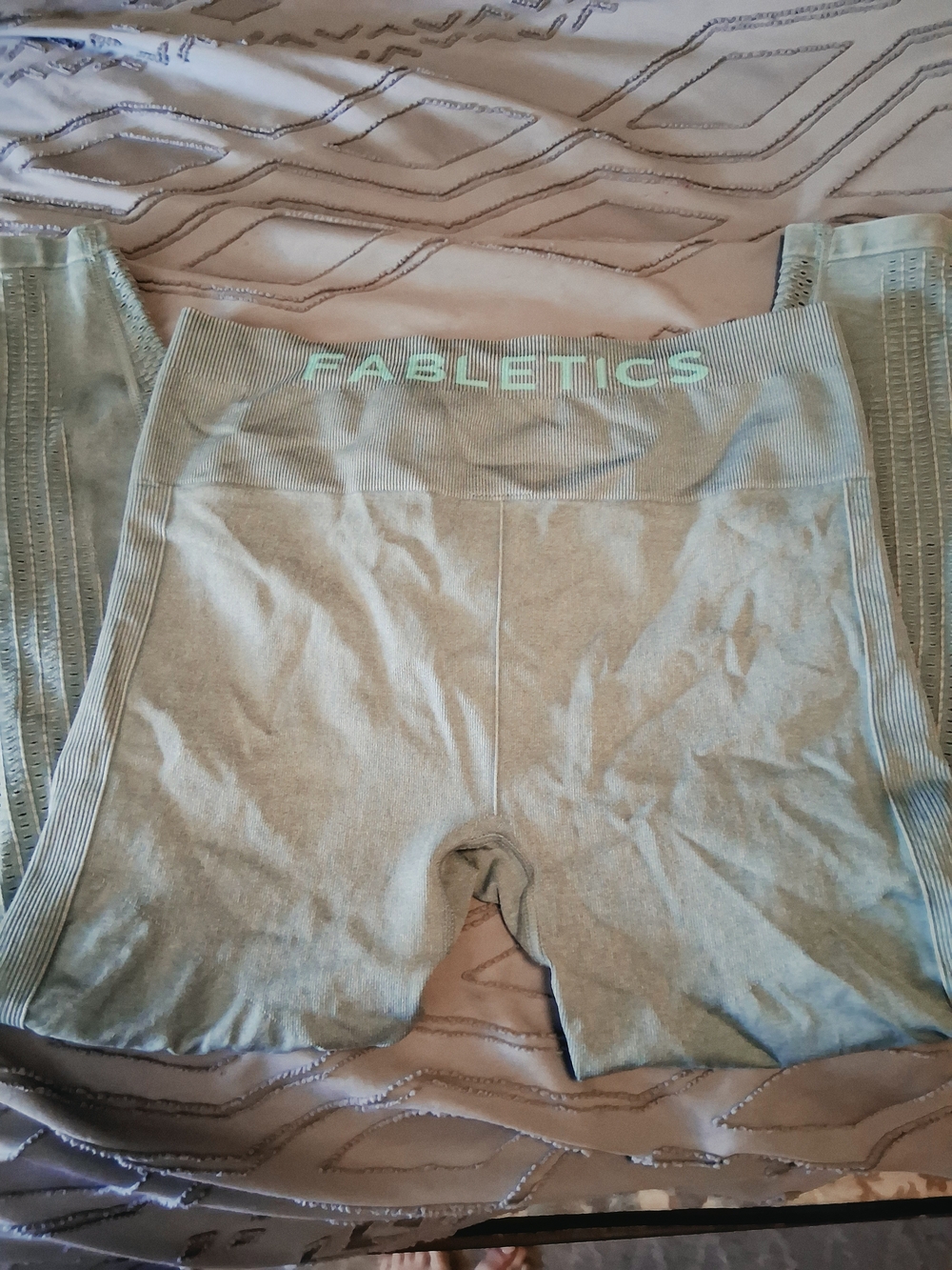 Women's Fabletics Large Sage Leggings